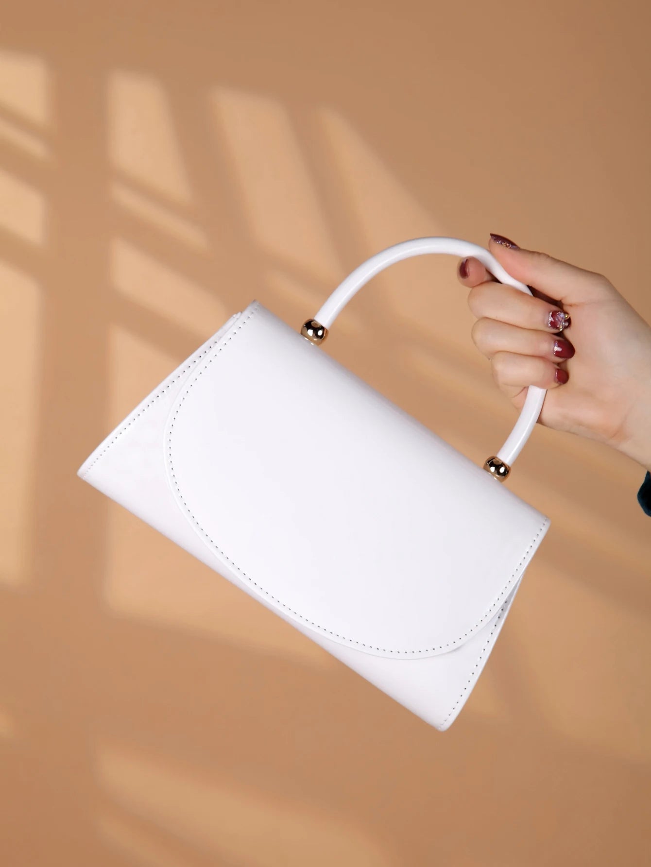 Fashion solid color mirrored handbags, evening bags, elegant and charming women's business party bags, the best gift for women.