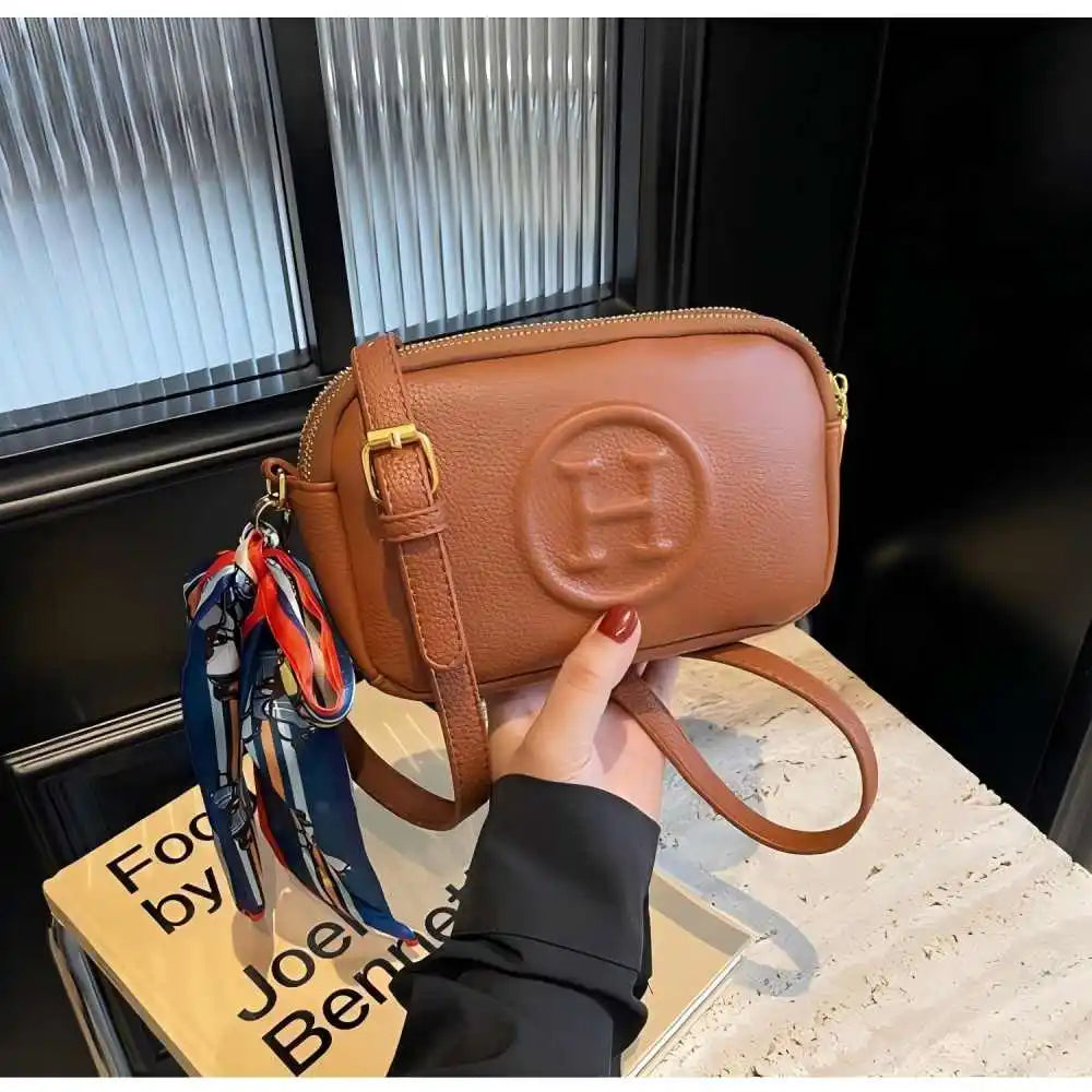Bucket bag designer luxurious high appearance camera bag new zipper shoulder crossbody bag fashionable and versatile travel bag