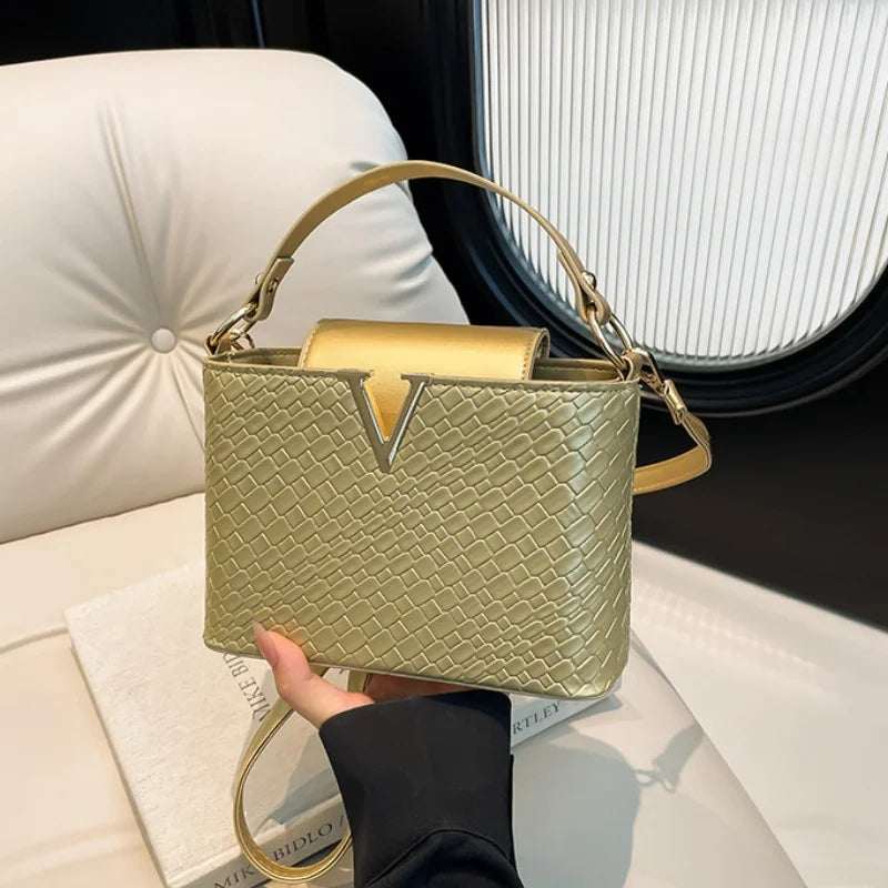 Luxury Women's Tote Bag, Chic V Shaped Stylish Pu Leather Bucket Bag, Top Cover Handbag Women Shoulder Crossbody Bags for Woman