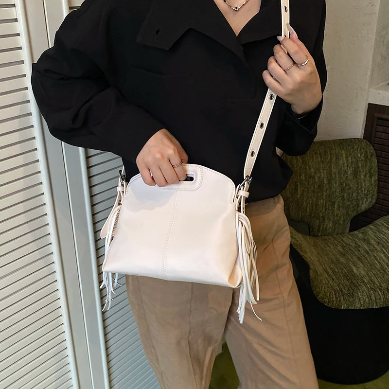 Fashionable Crossbody-Bag In Genuine Leather For Ladies, Classic Shoulder Bag By Famous Designer, Elegant Handbags