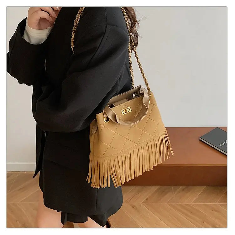 High-End Women's Shoulder Bag Made Of Premium Leather With Trendy Design And Paris Vintage Style