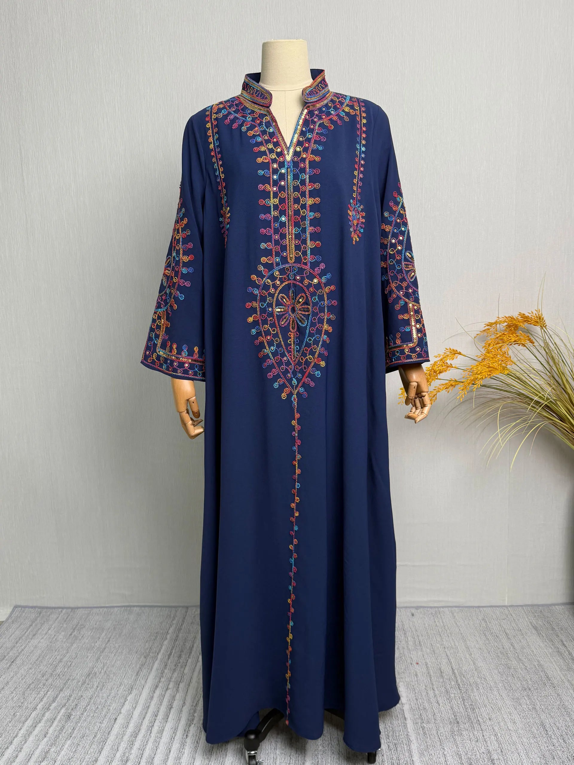 2025 Dubai Inspired Navy Blue Muslim Abaya Exquisite Colorful Embroidery Detailing Ideal for Middle Eastern High Society Galas