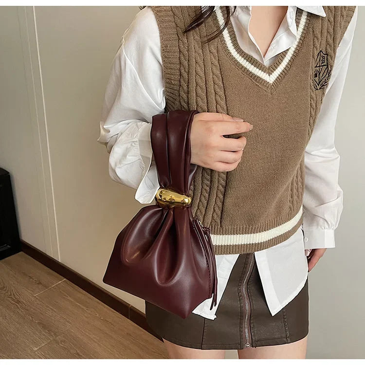 Soft Leather Clutch Bag for Travel Luxury Designer Women Pleated Mini Bucket Pouch Temperament Side Zipper Party Evening Bags