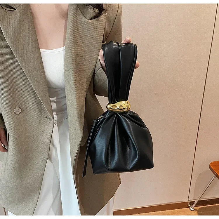 Soft Leather Clutch Bag for Travel Luxury Designer Women Pleated Mini Bucket Pouch Temperament Side Zipper Party Evening Bags