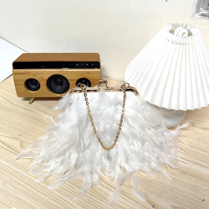 2025 New Feather Purses and Handbags Women Party Evening Clutch Bag Shoulder Bag Pearl Chain Designer Wedding Bag