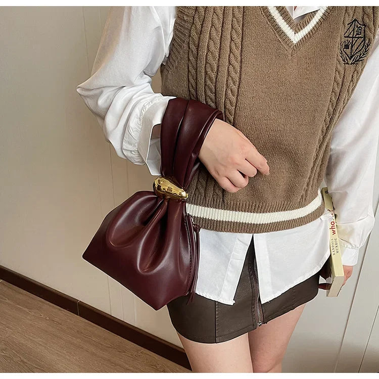 Soft Leather Clutch Bag for Travel Luxury Designer Women Pleated Mini Bucket Pouch Temperament Side Zipper Party Evening Bags