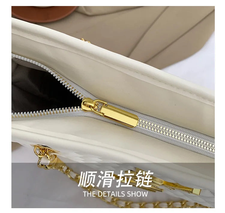 2025 New Designers' Large Capacity Ladies' Bags - Luxurious Retro Diamond Pattern Shoulder Bags with High-Quality Texture Tote B