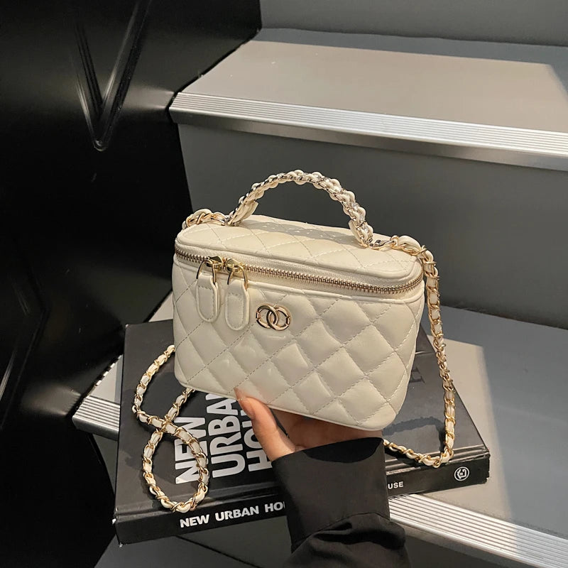 Luxury Brand Ladies Genuine Leather Messenger Bag, Elegant Shoulder Handbag By Famous Designer, Popular Crossbody Tote Bags