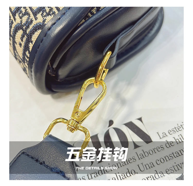 Luxury Brand Ladies Messenger Bag, Durable Leather Shoulder Bag For Professionals, Famous Designer Handbag