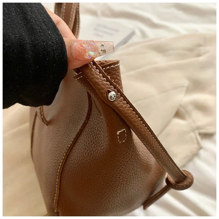 New Handheld Tote Bag Large Capacity Fashionable Women's Bag Premium Single Shoulder Underarm Bag Trousses De L’épaule