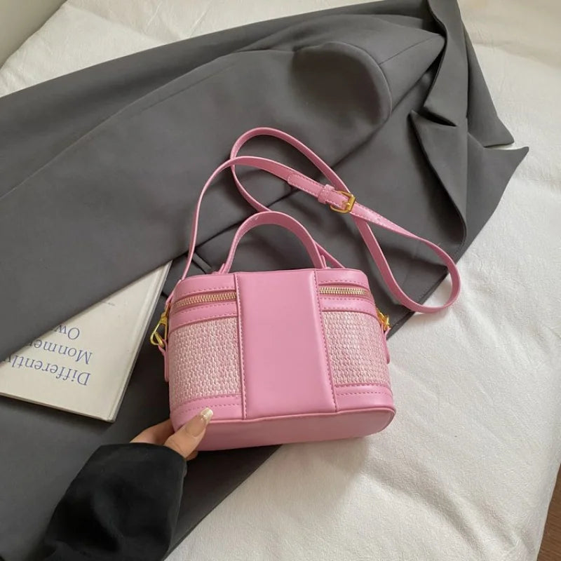 Chic Handbags For Women In Genuine Leather, By Luxury Brand With Decorative Elements, Timeless And Versatile Accessory