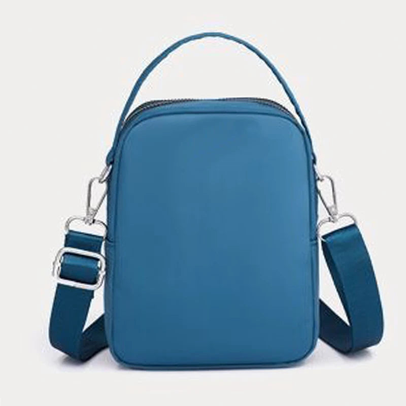 Men's and Women's Shoulder Bags Are Suitable for Use When Going to School, Work, or Traveling They Can Be Carried Diagonally.