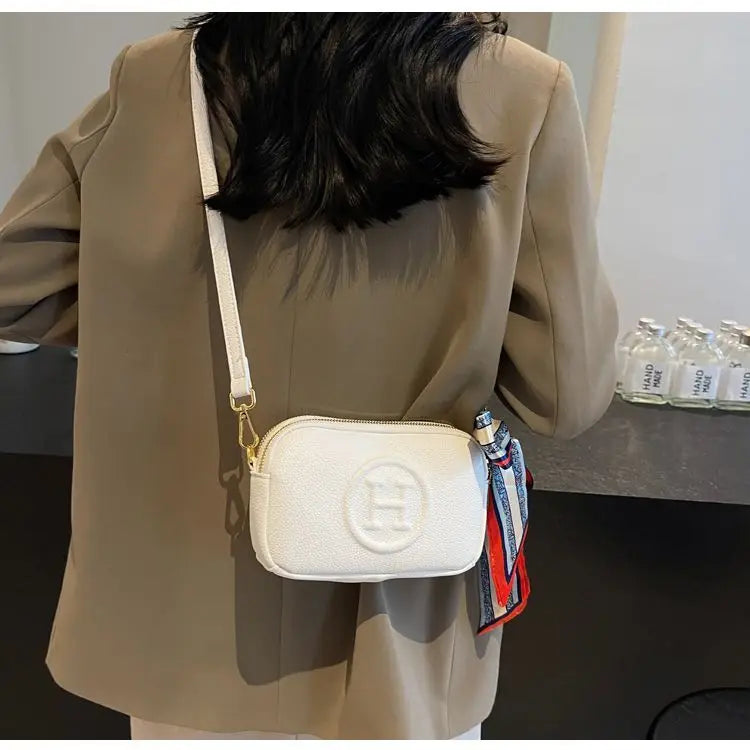 Bucket bag designer luxurious high appearance camera bag new zipper shoulder crossbody bag fashionable and versatile travel bag