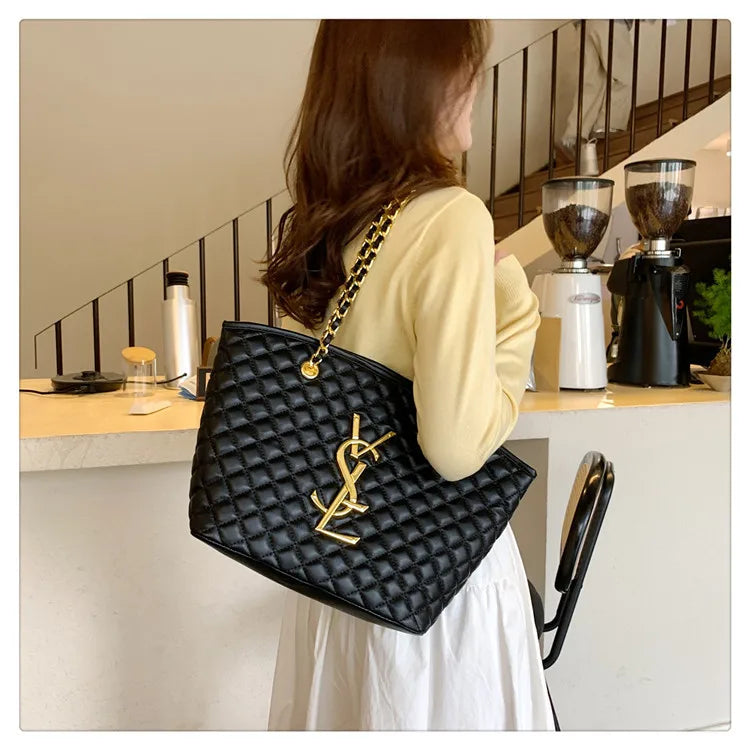 2025 New Designers' Large Capacity Ladies' Bags - Luxurious Retro Diamond Pattern Shoulder Bags with High-Quality Texture Tote B